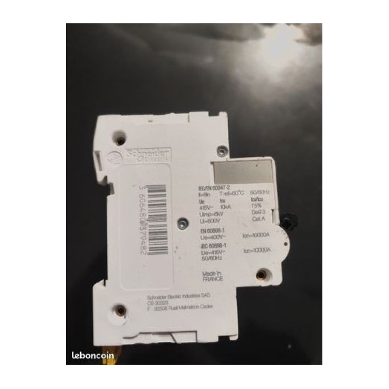Disjoncteur miniature C120N ACTI9 4P 125 A, courbe C, 10 kA 415v